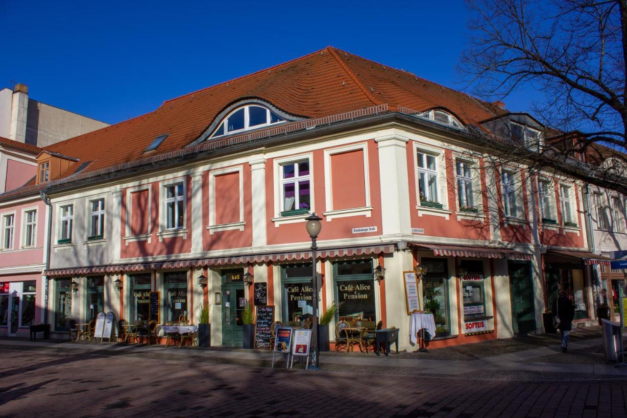 פוטסדאם Cafe Alice & Pension Gmbh מראה חיצוני תמונה